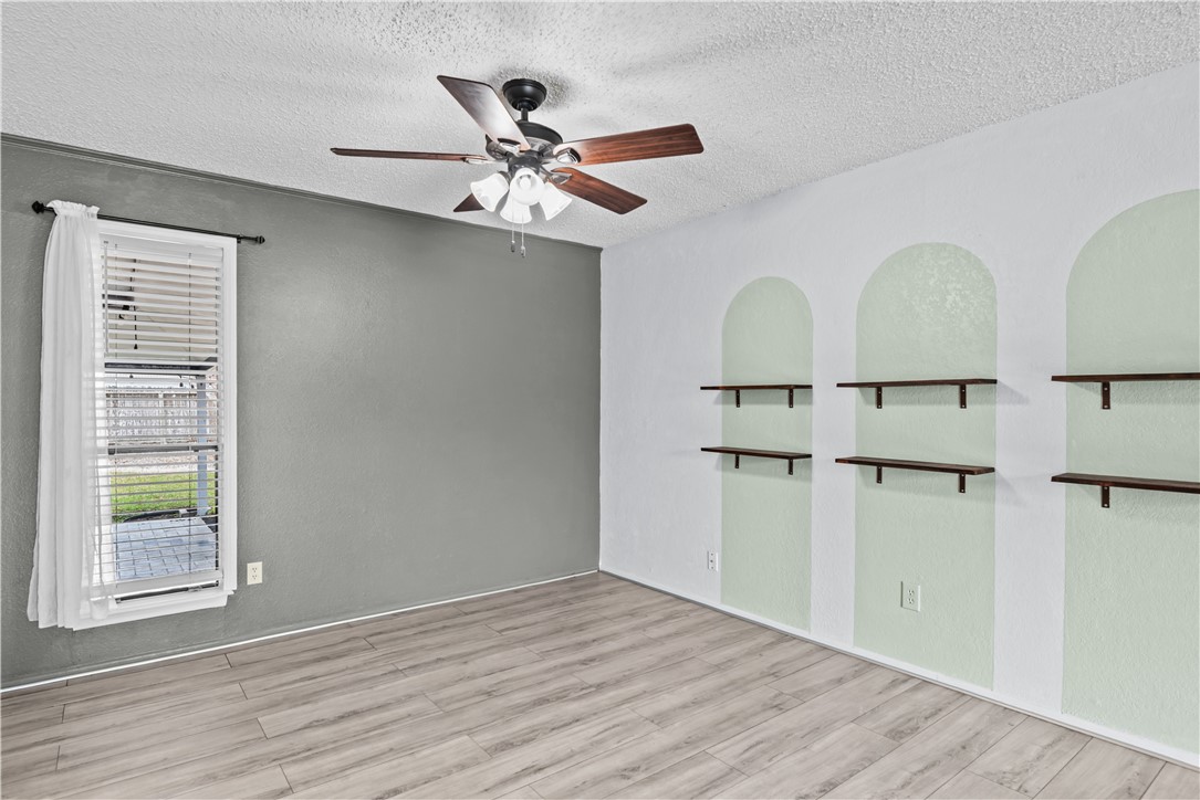7234 Diamond Ridge Dr Property Photo 6