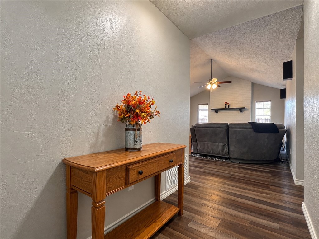 482776 Property Photo 4