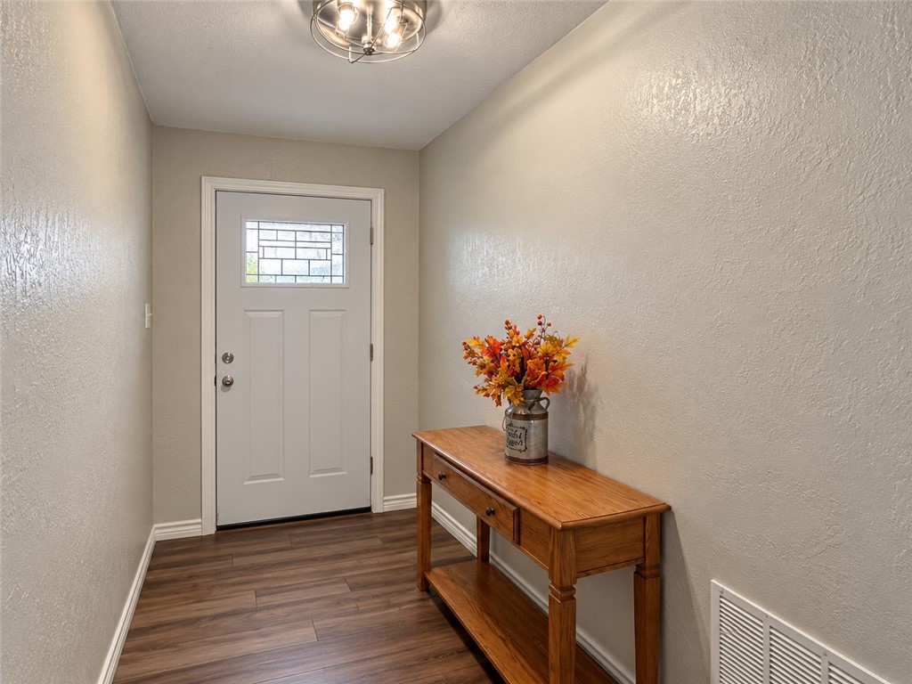 482776 Property Photo 5