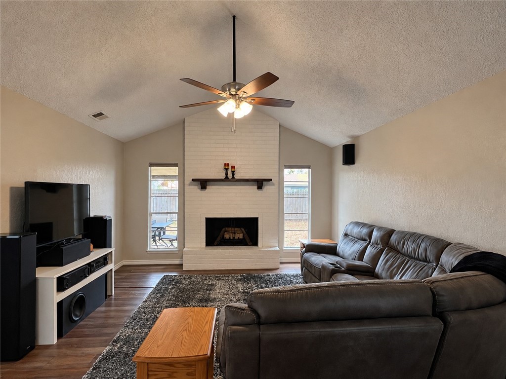 482776 Property Photo 6