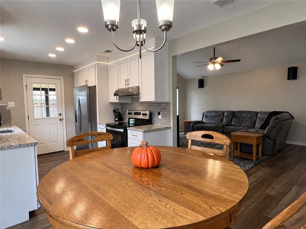 482776 Property Photo 8