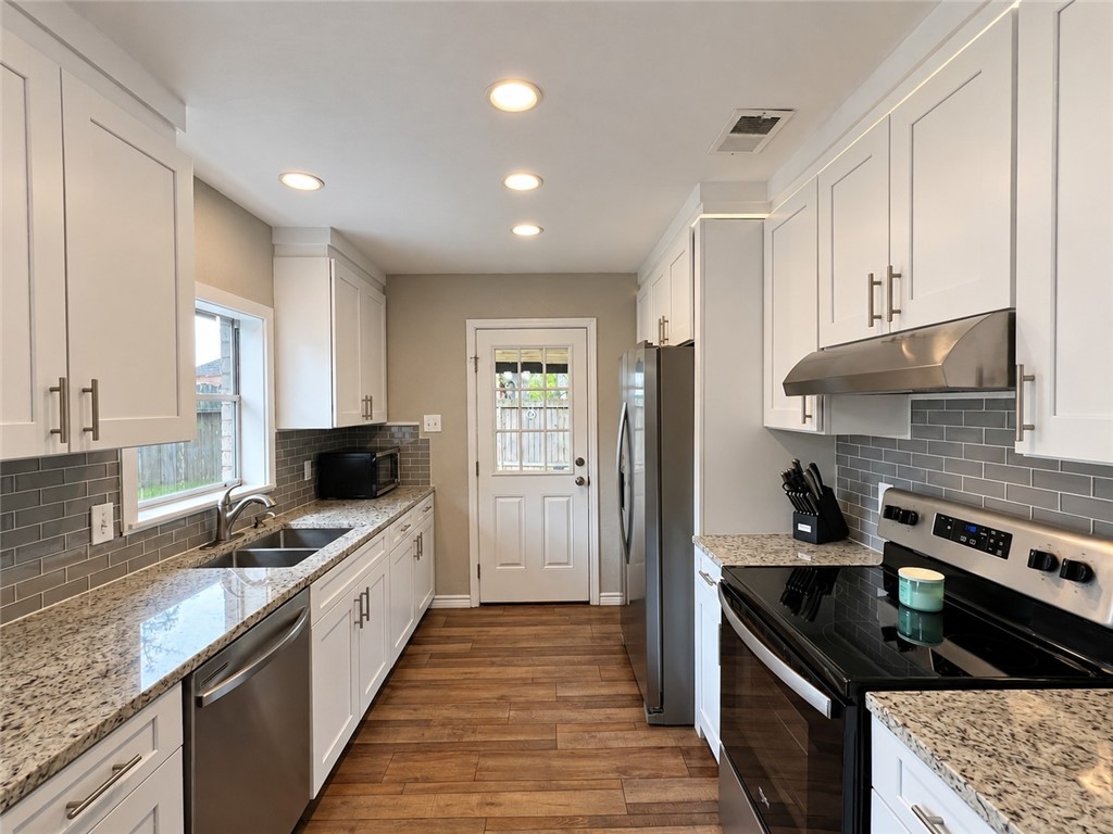482776 Property Photo 11