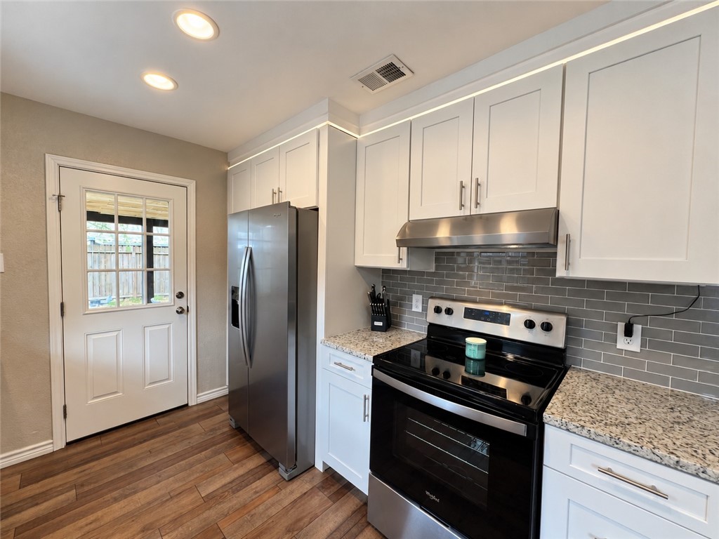 482776 Property Photo 12