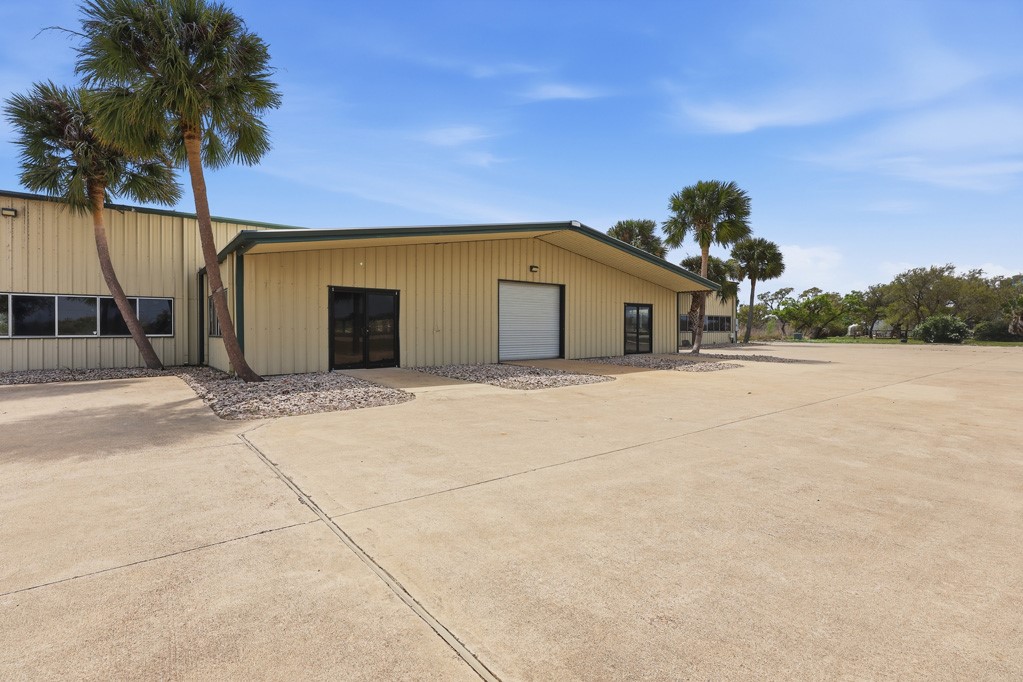 1106 State Highway 35 Property Photo 2