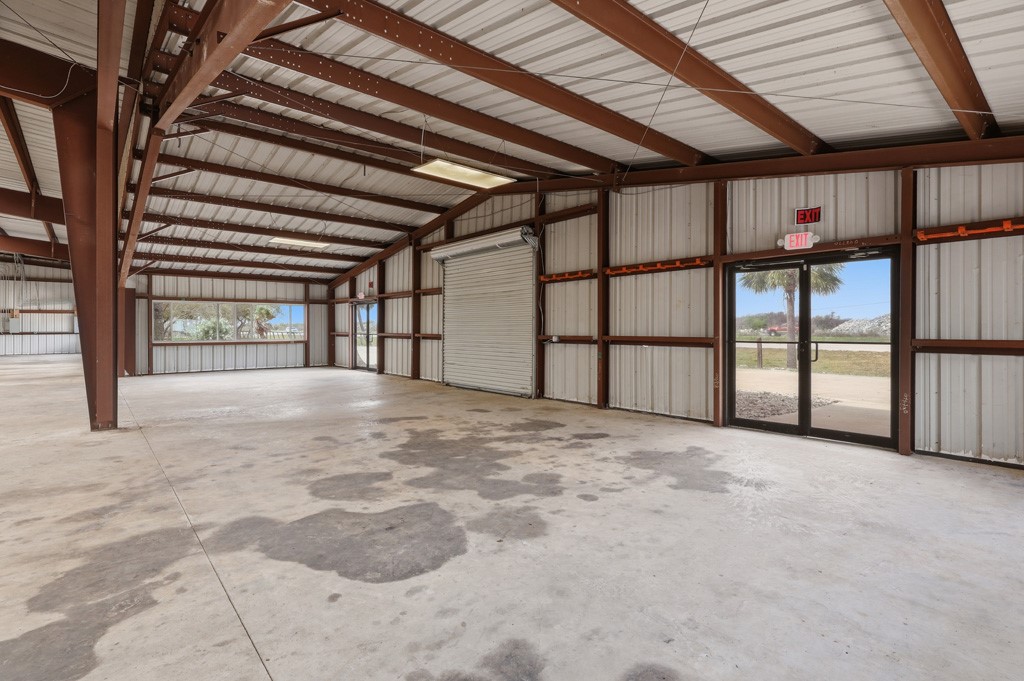 1106 State Highway 35 Property Photo 4