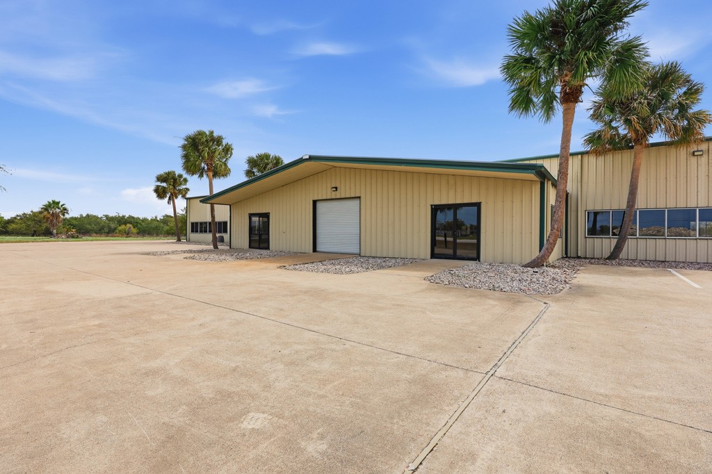 1106 State Highway 35 Property Photo 13
