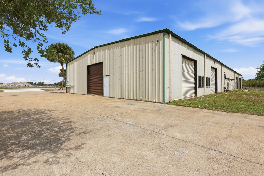 1106 State Highway 35 Property Photo 20