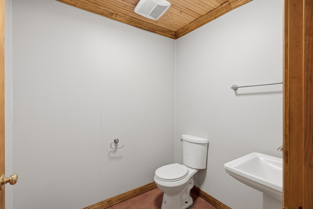 1106 State Highway 35 Property Photo 34