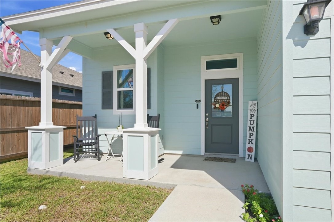 1706 Henry Morgan St Property Photo 3