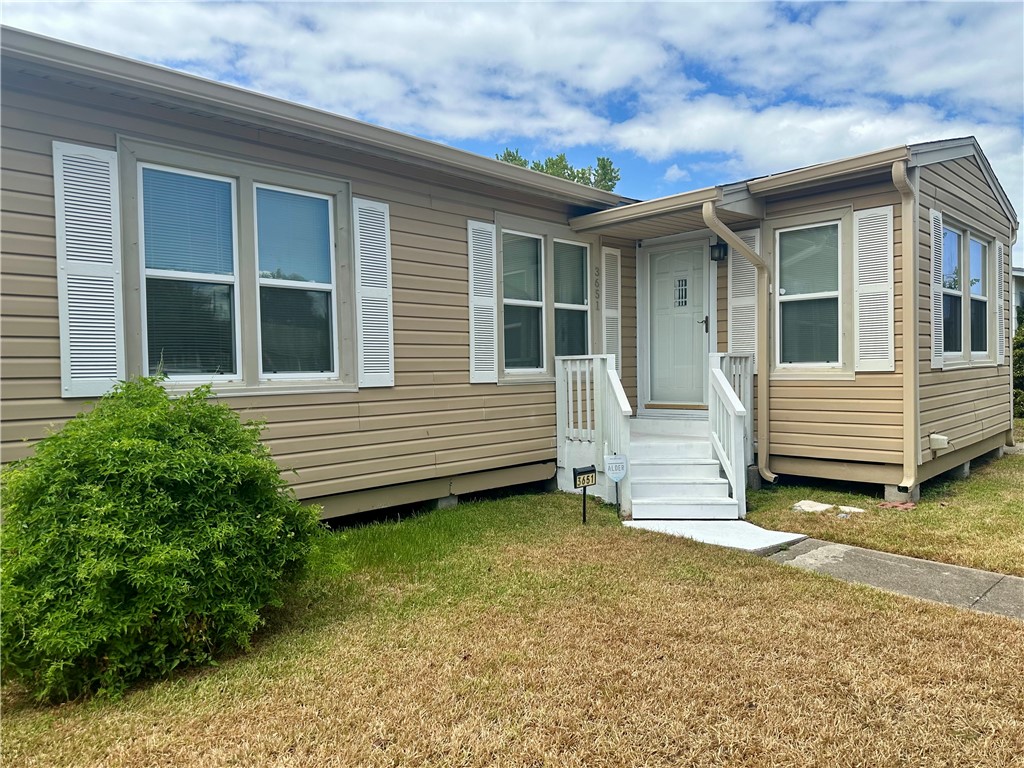 3651 Lawnview St Property Photo 2