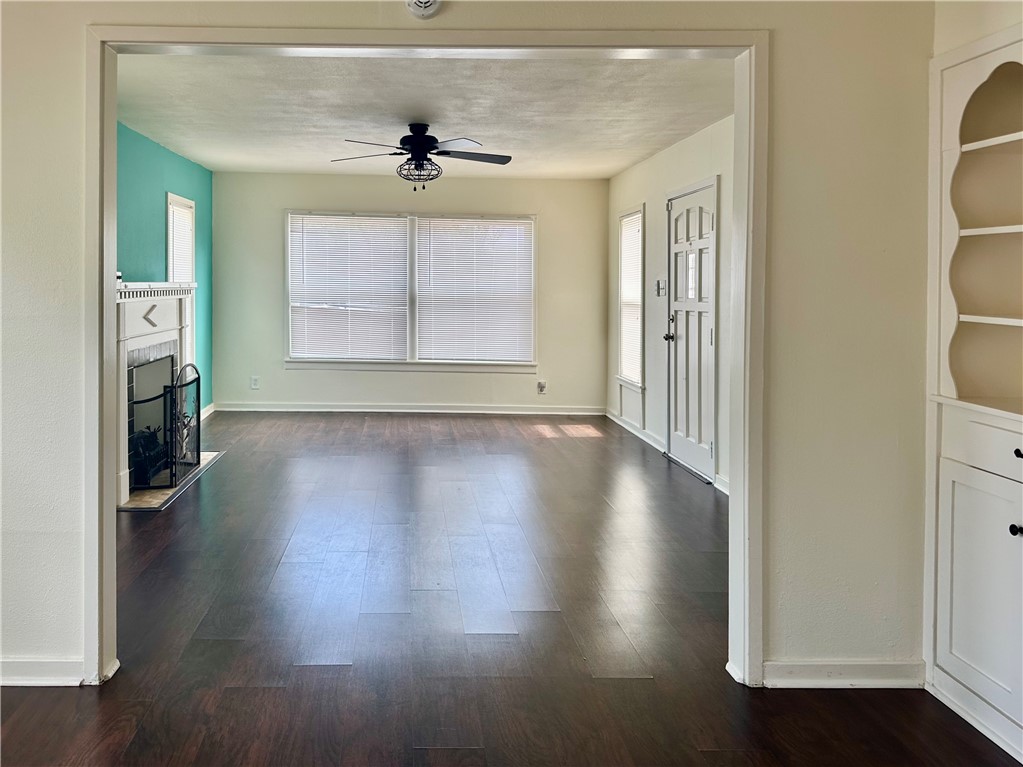 3651 Lawnview St Property Photo 5
