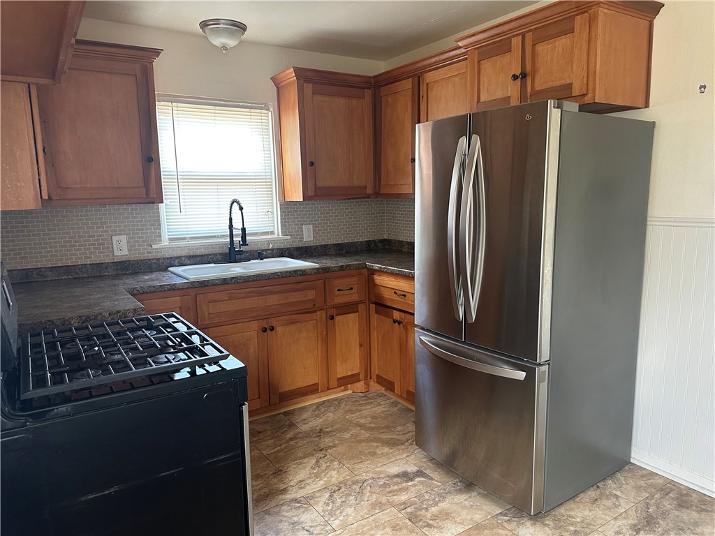 3651 Lawnview St Property Photo 10