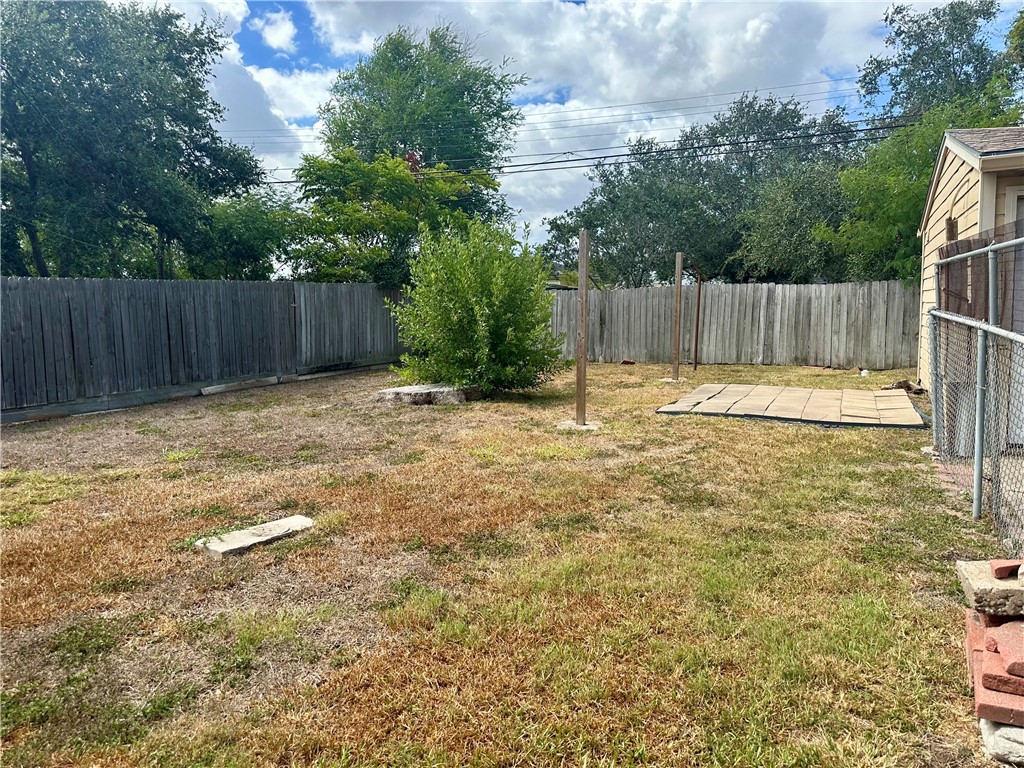 3651 Lawnview St Property Photo 21