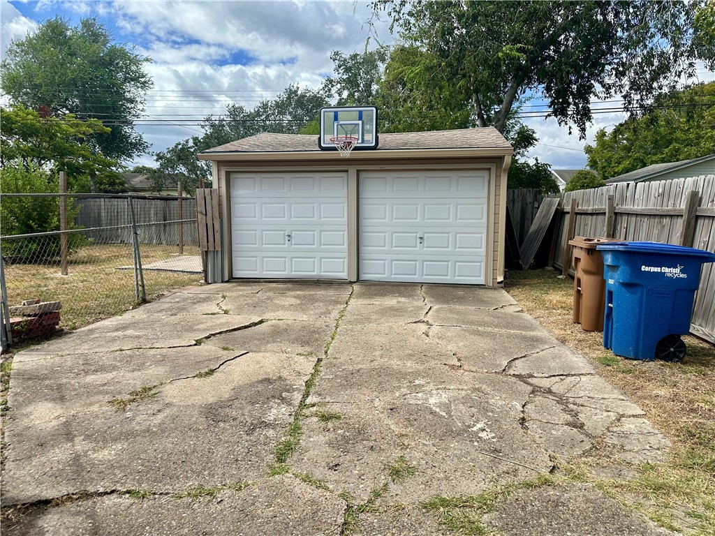 3651 Lawnview St Property Photo 22