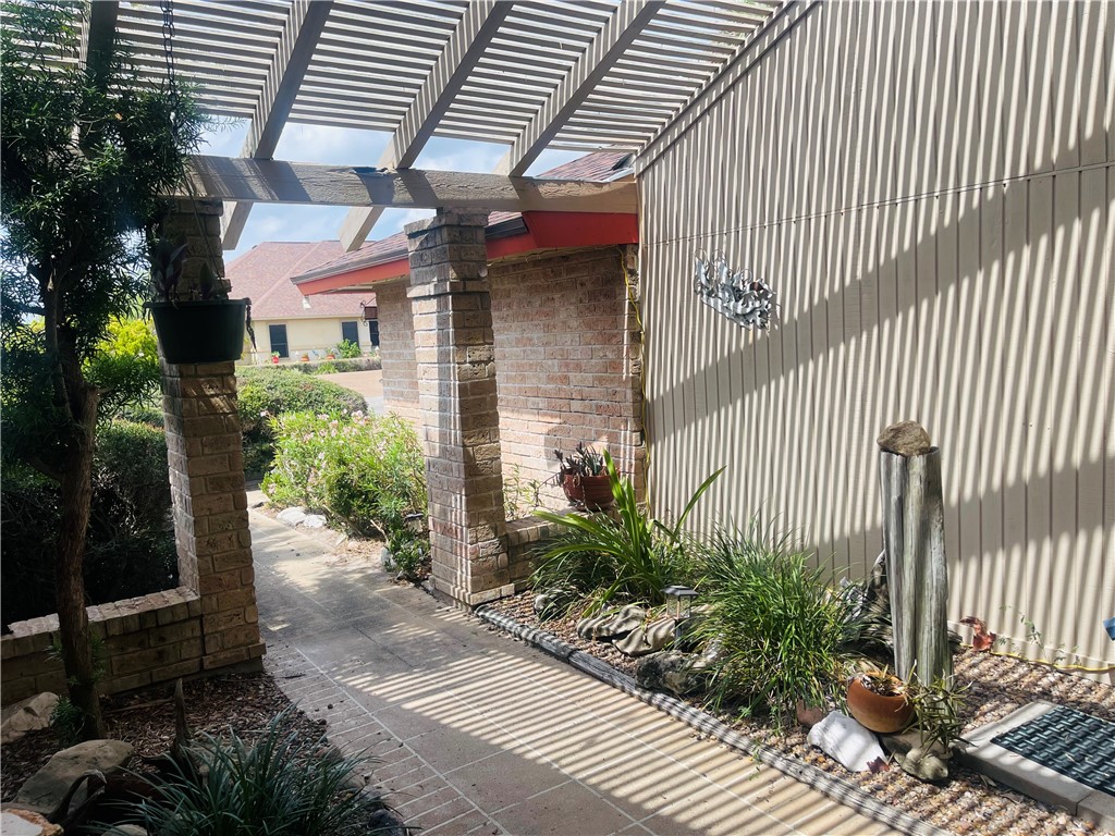 14334 Goldfish St Property Photo 4
