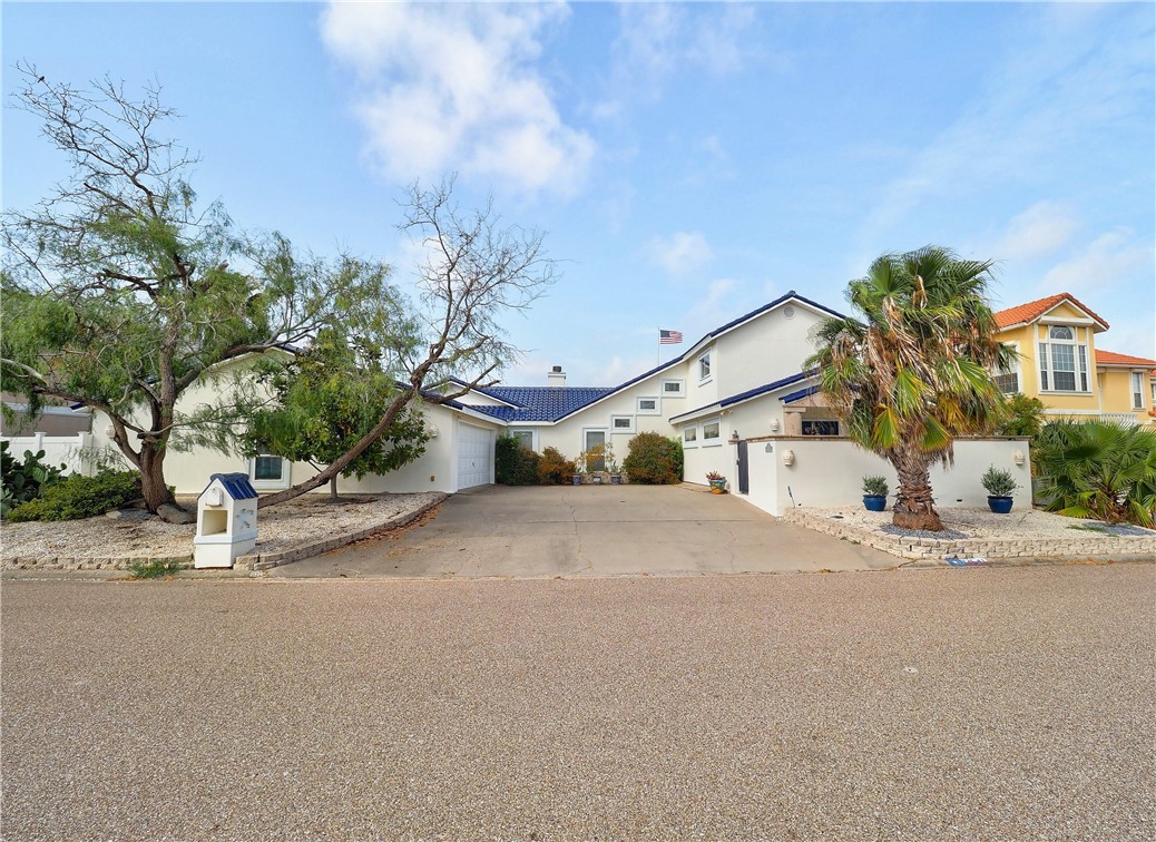 13541 Peseta Ct Property Photo 1