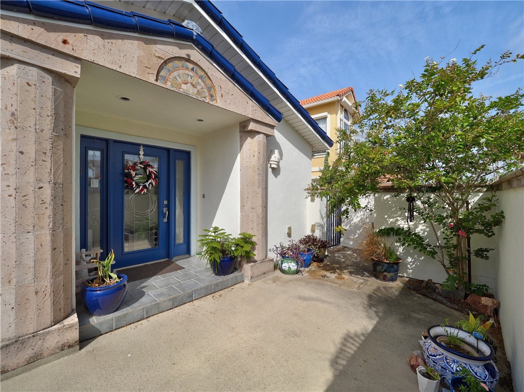 13541 Peseta Ct Property Photo 3