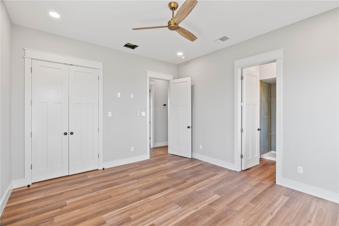 130 West Glen Oak Lane Property Photo 14