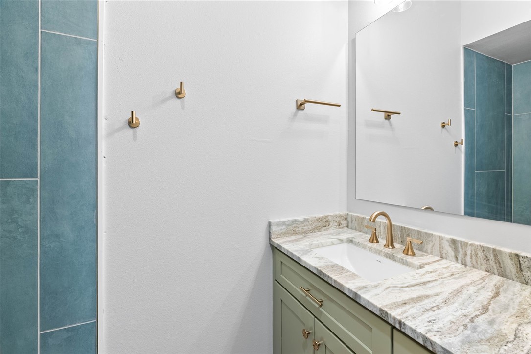 130 West Glen Oak Lane Property Photo 19