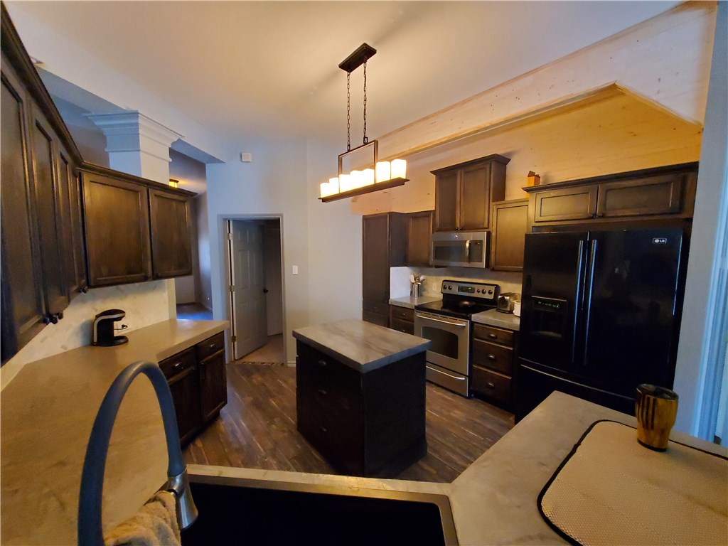 6710 Pembrock Property Photo 4
