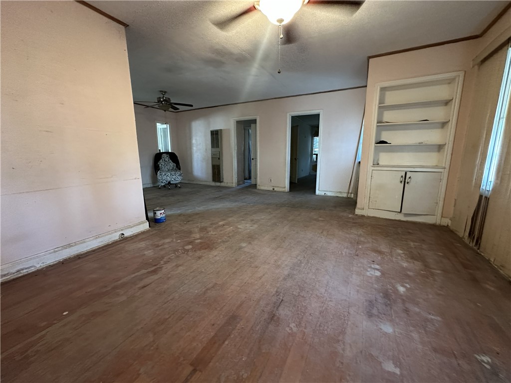 303 E Joyce St Property Photo 3