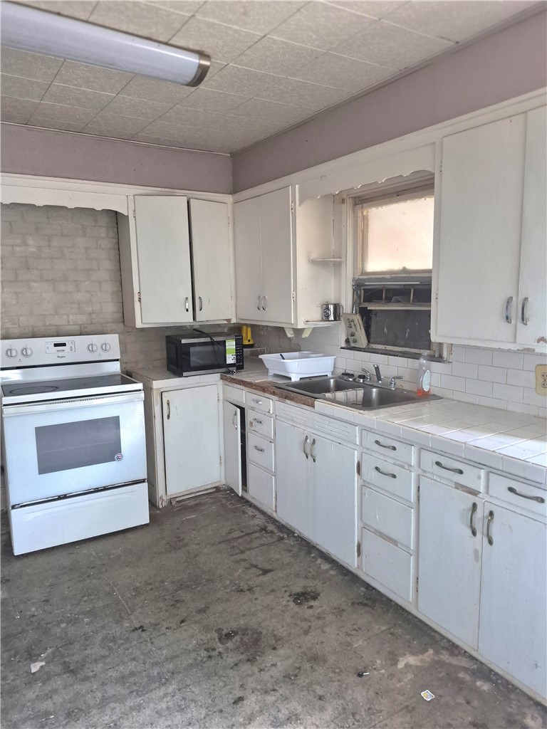 303 E Joyce St Property Photo 4