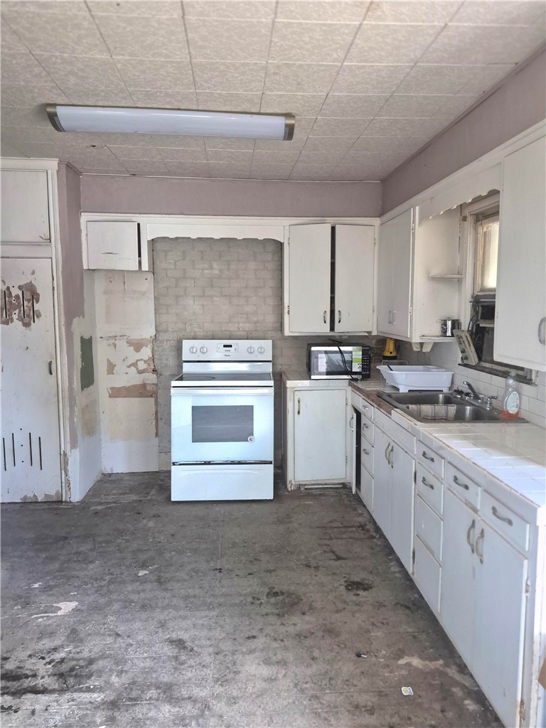 303 E Joyce St Property Photo 5