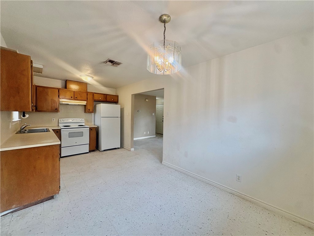 1225 S Whitney St Property Photo 6