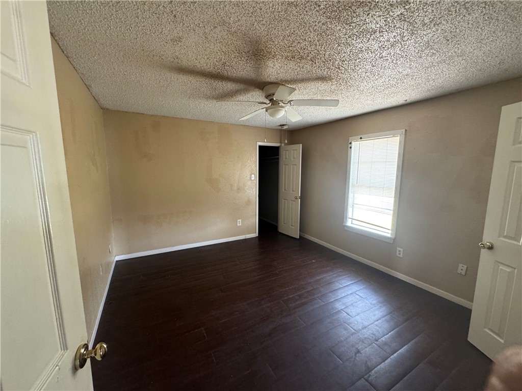718 Webb St Property Photo 9