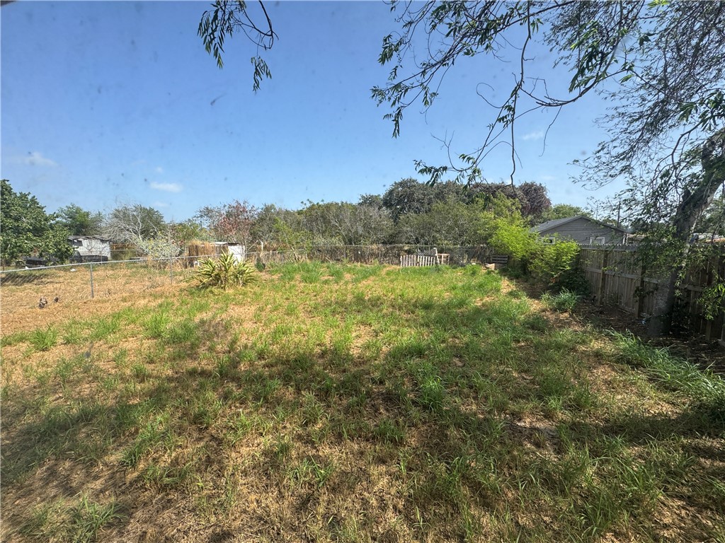718 Webb St Property Photo 10