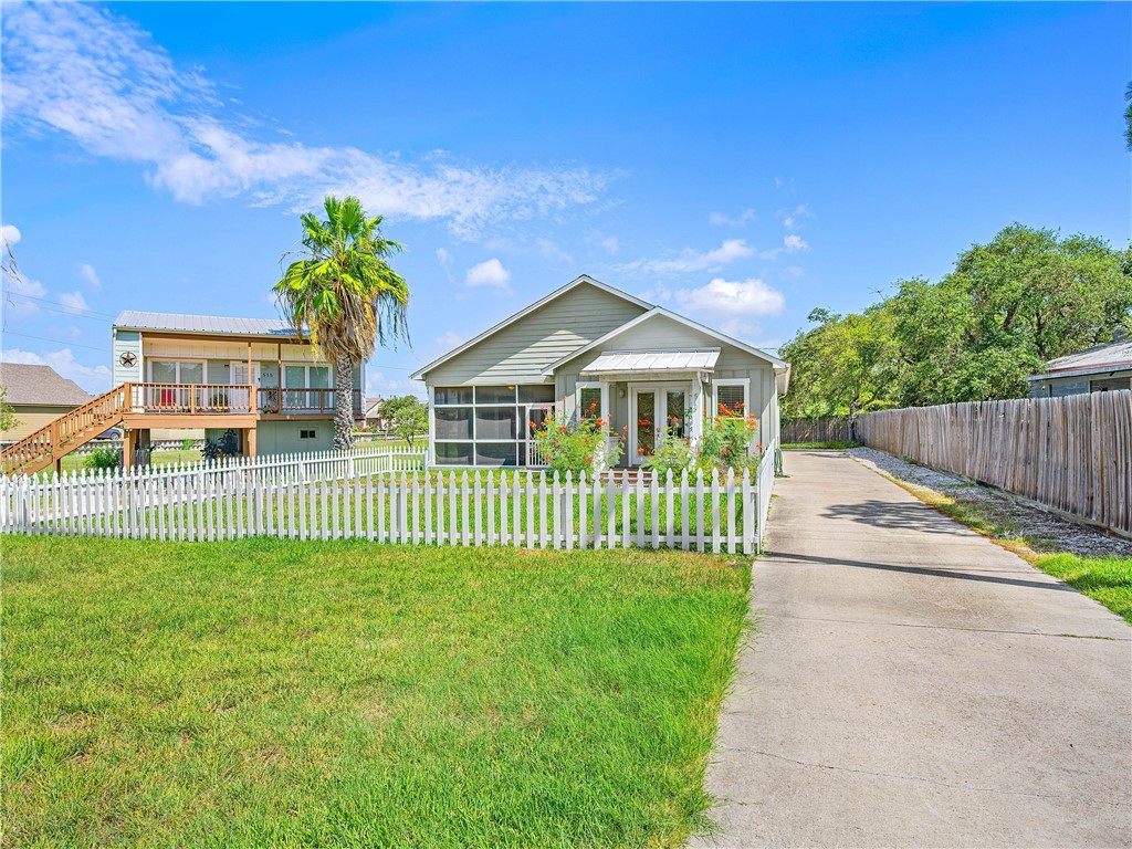 513 Traylor Blvd Property Photo 2