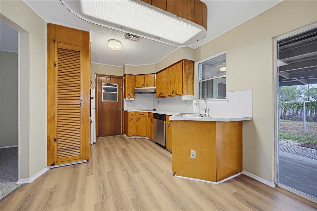 803 Avenue H Property Photo 6