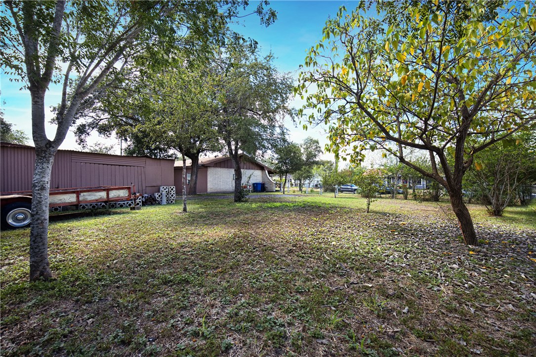 803 Avenue H Property Photo 23