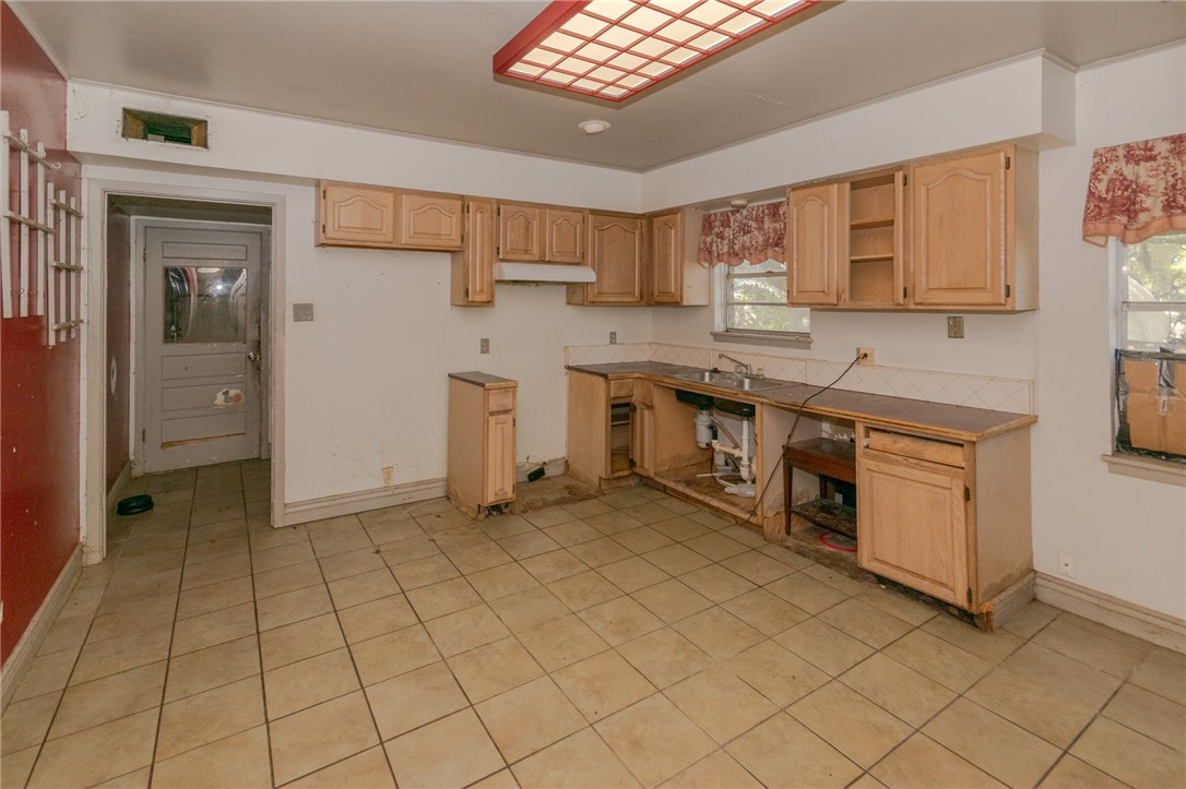 1522 S Mccampbell St Property Photo 7