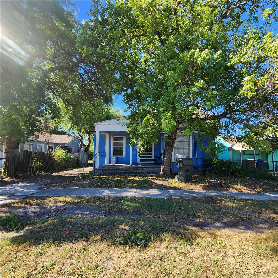 1613 18th St FR Property Photo 1