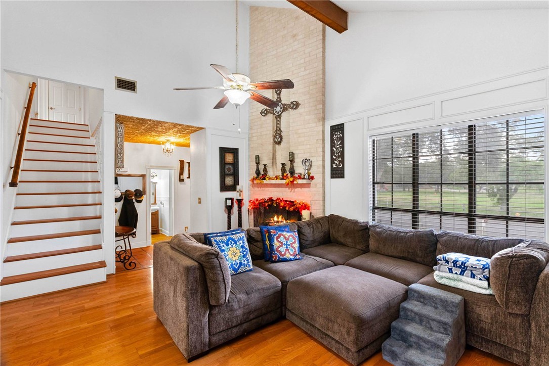 3213 Fair Oaks Dr Property Photo 3