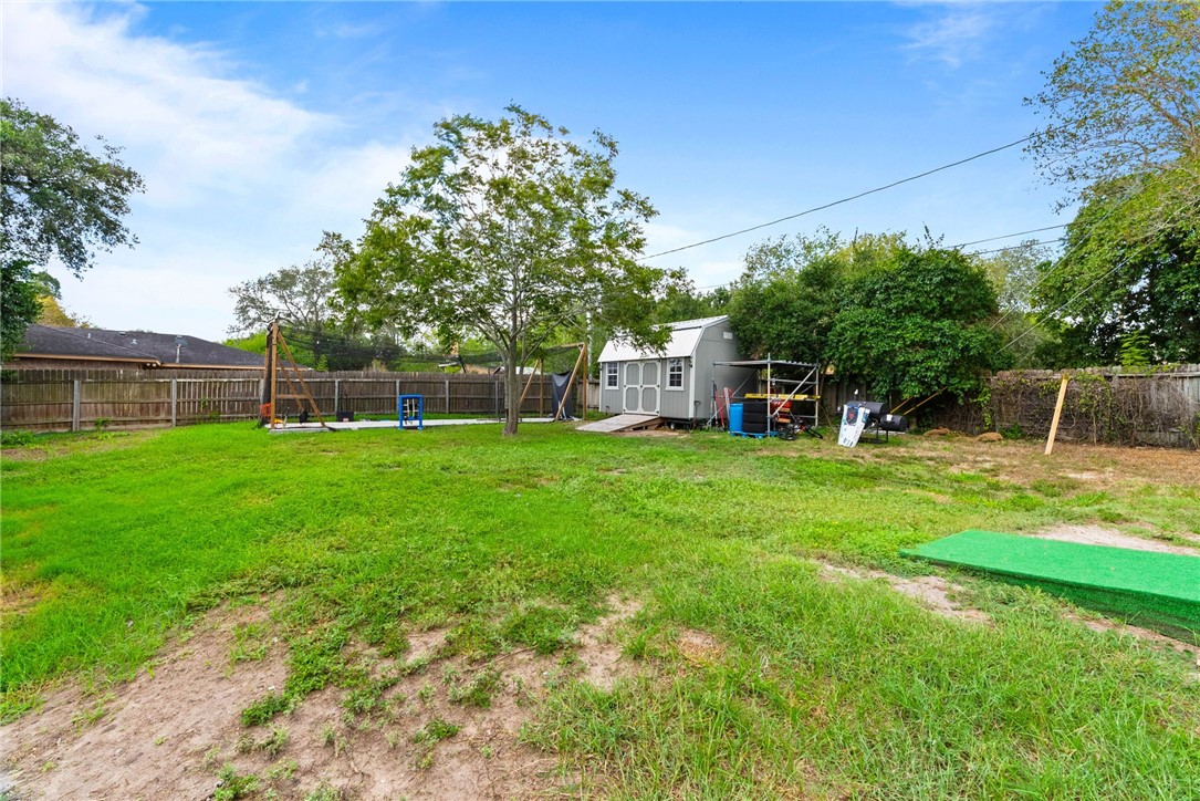 3213 Fair Oaks Dr Property Photo 22