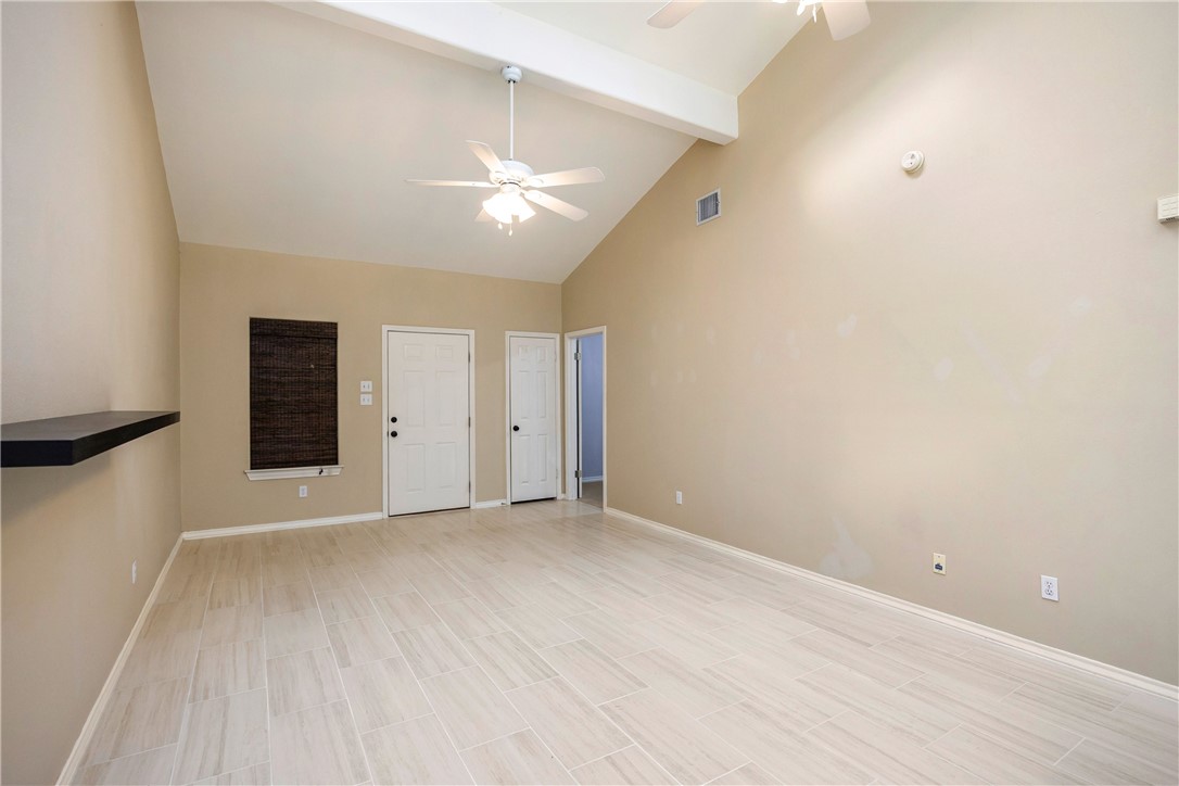 1818 Rodd Field Road D2 Property Photo 6