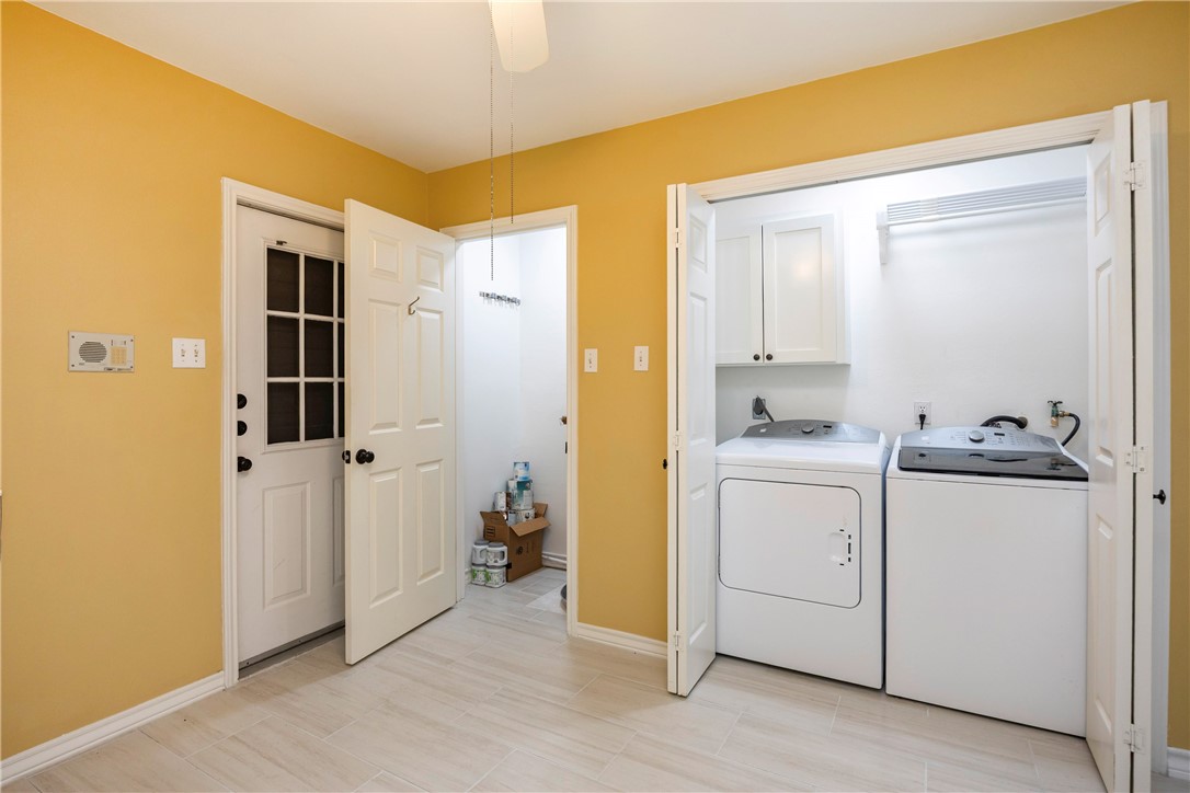 1818 Rodd Field Road D2 Property Photo 16