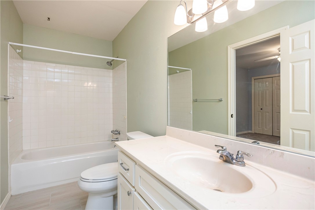 1818 Rodd Field Road D2 Property Photo 28