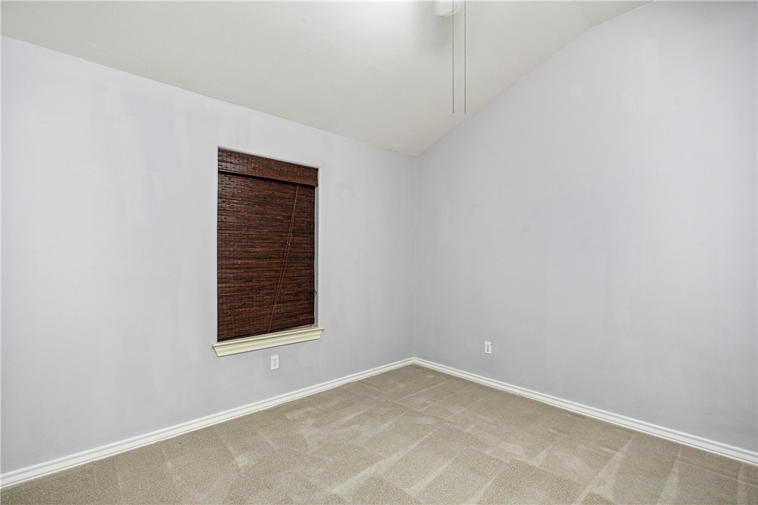 1818 Rodd Field Road D2 Property Photo 32