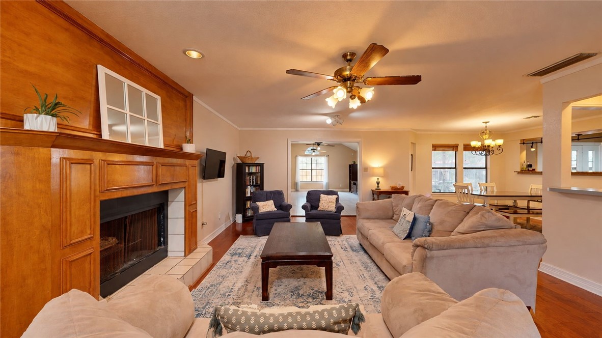 4321 Crested Butte Dr Property Photo 8
