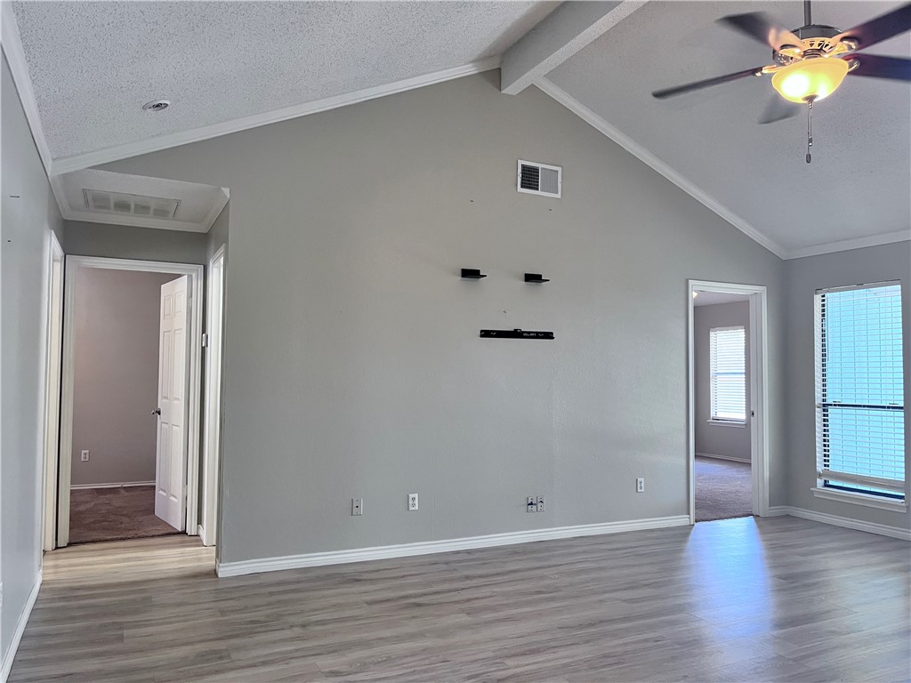 2200 Spring Park Dr Property Photo 6
