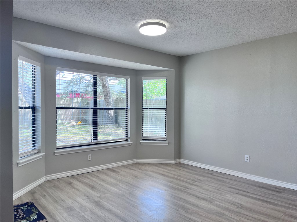2200 Spring Park Dr Property Photo 7