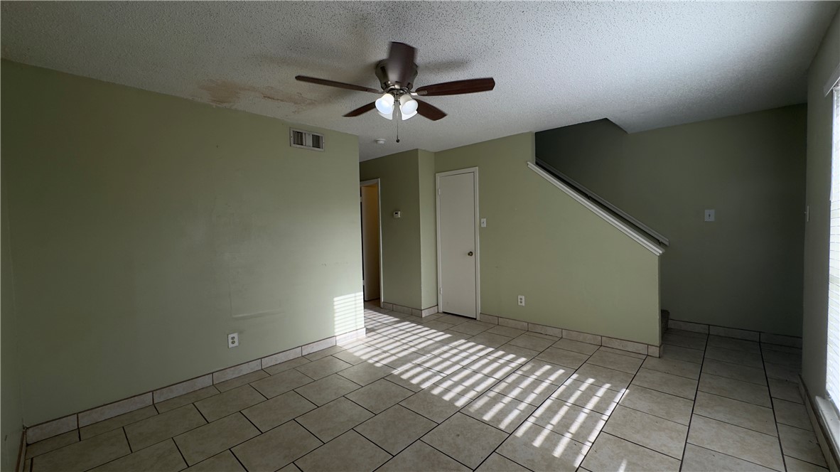 7225 Owen Ct B Property Photo 4