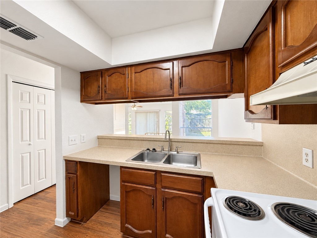 3725 Thornberry Ct 3735 Property Photo 4