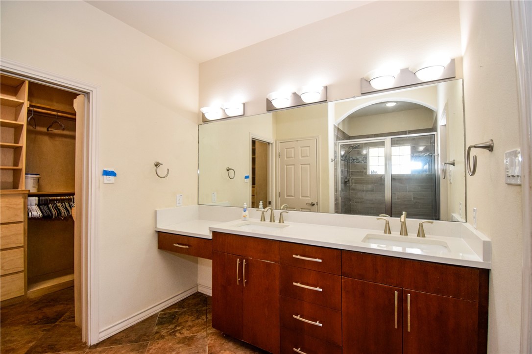 16121 Seagrape St Property Photo 24
