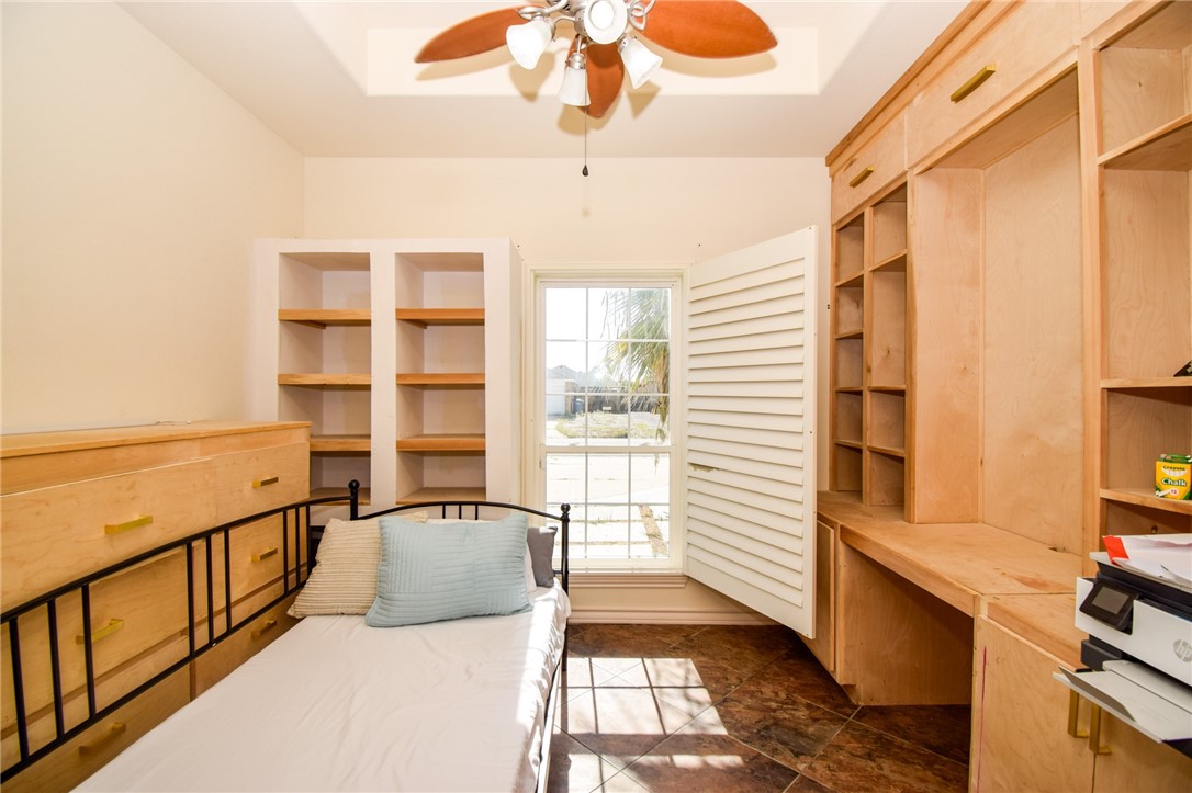 16121 Seagrape St Property Photo 34