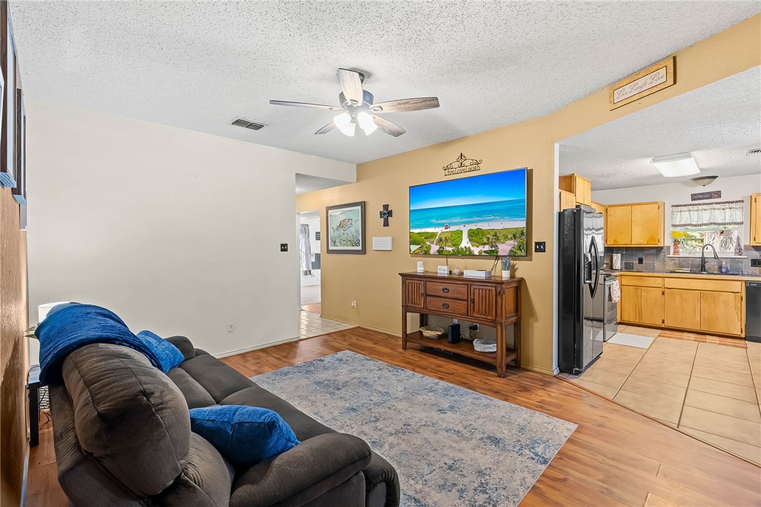 2141 Ridgewood Cir Property Photo 6