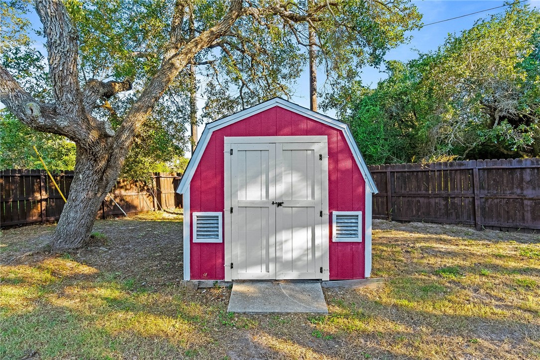 2141 Ridgewood Cir Property Photo 27